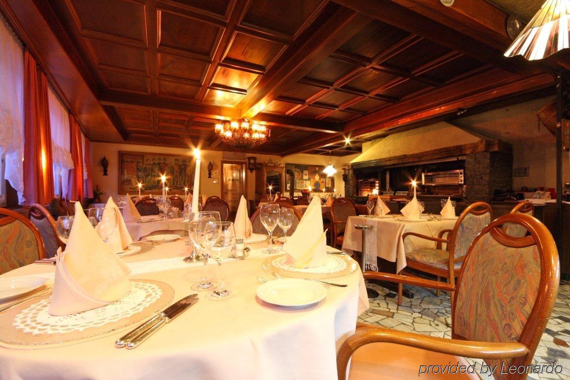 Lifestyle & Spa Hotel Graecherhof Grachen Restaurant photo